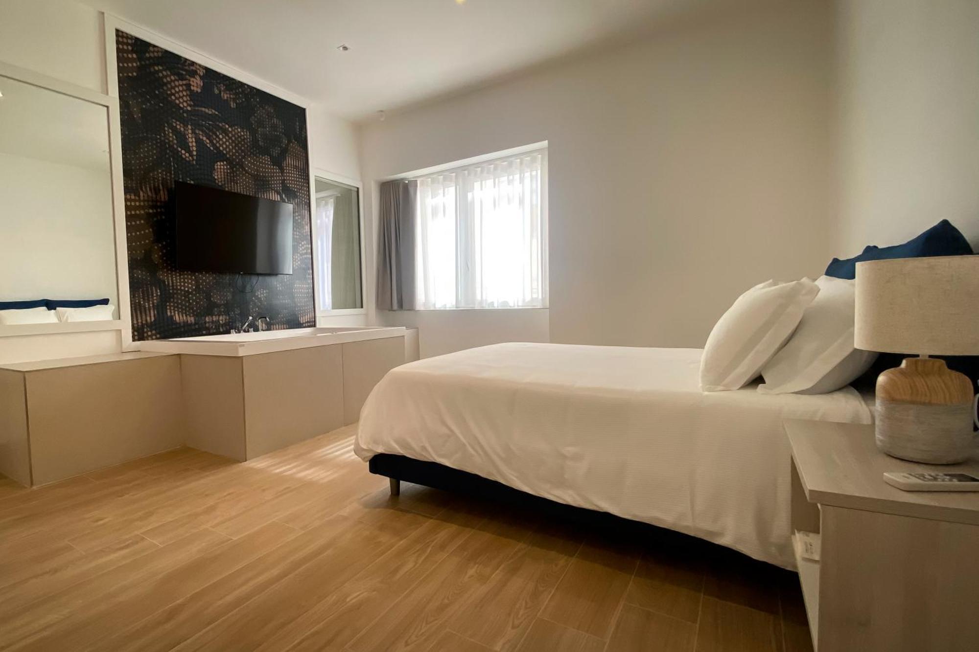 Monumental Luxury Rooms Caserta Exterior foto