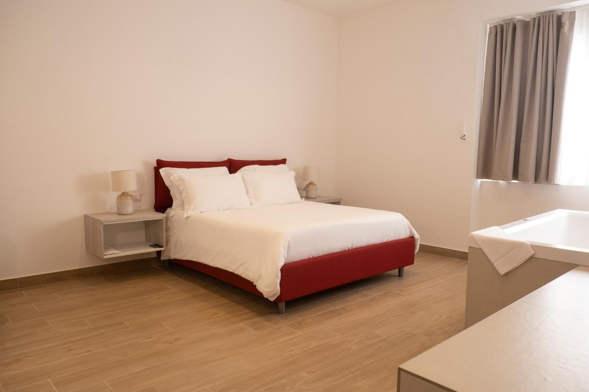 Monumental Luxury Rooms Caserta Exterior foto