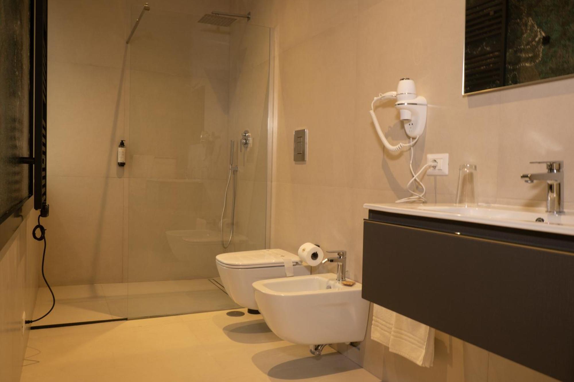 Monumental Luxury Rooms Caserta Exterior foto