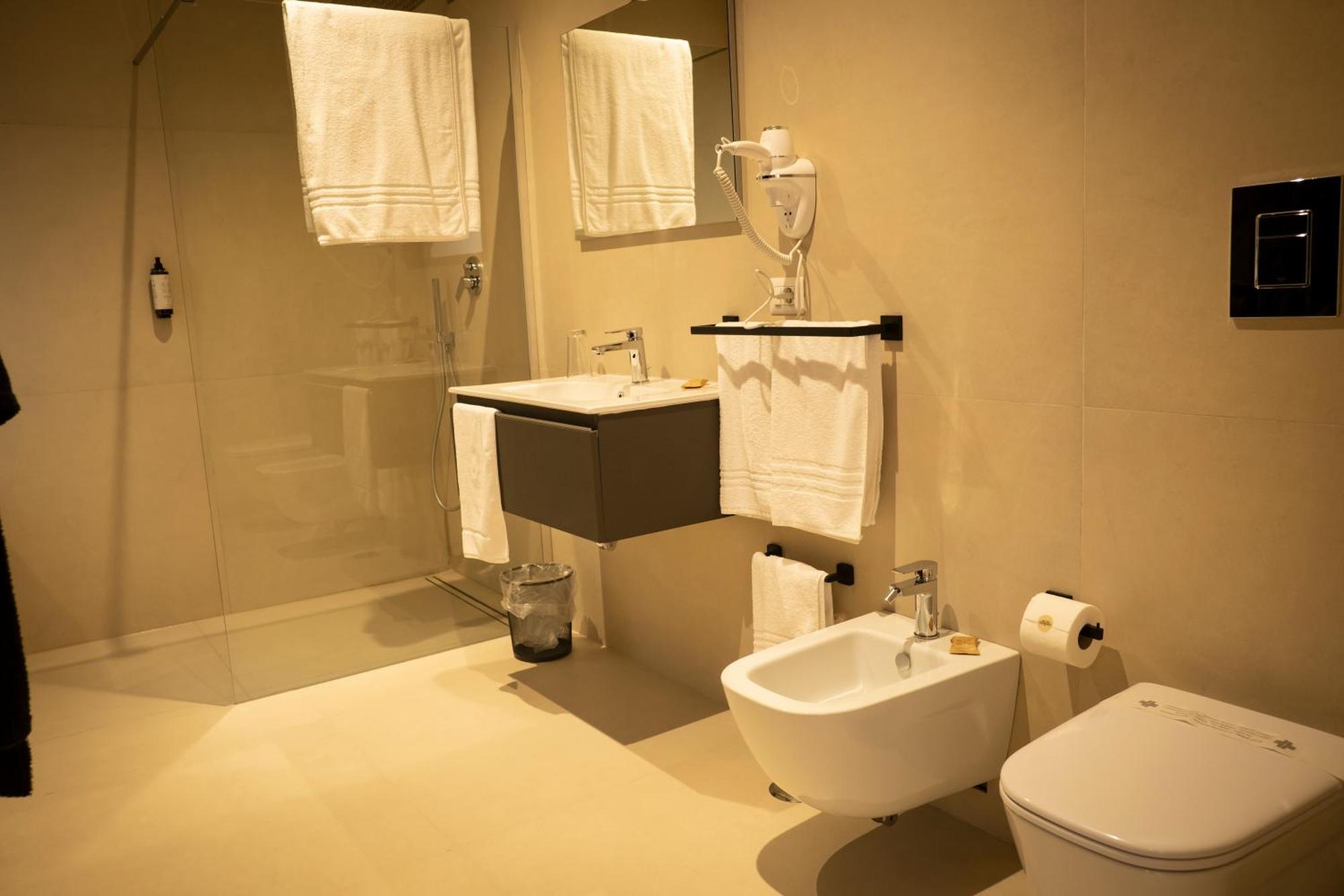 Monumental Luxury Rooms Caserta Exterior foto